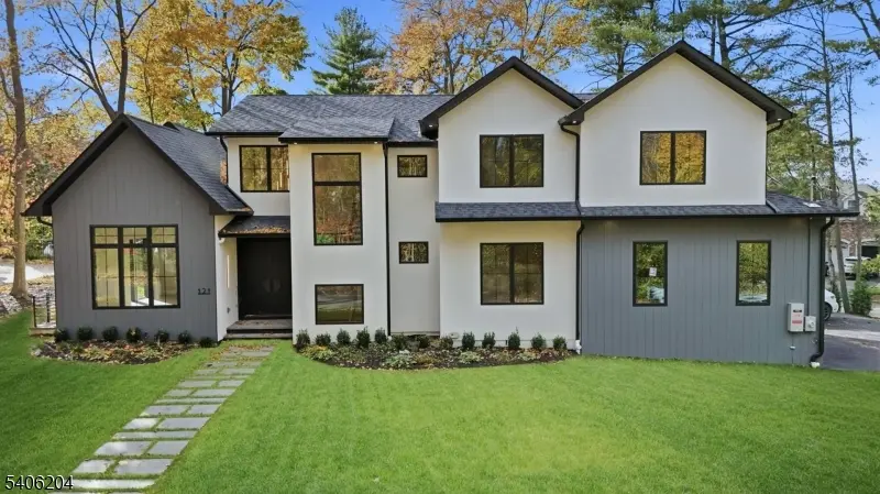 121 Engle St, Cresskill Boro, NJ 07626