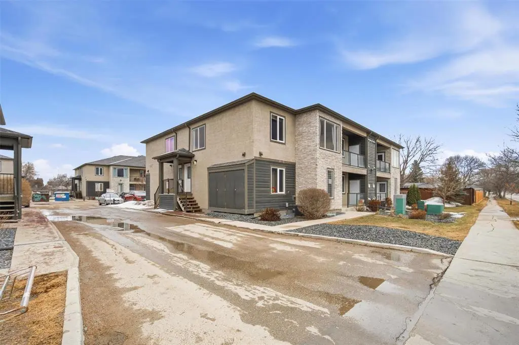 645 Kingsbury AVE, Winnipeg, MB R2V 5A7