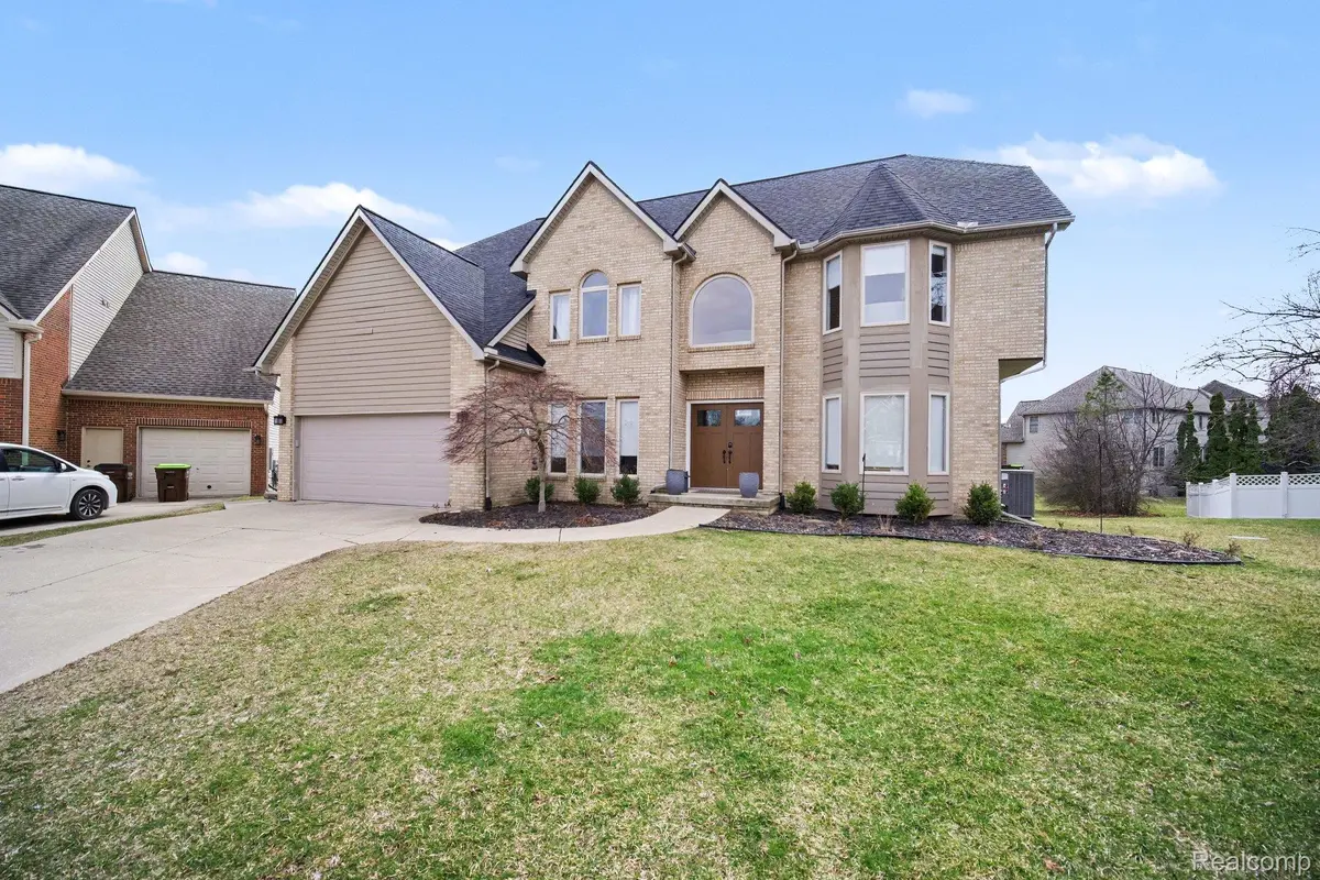 1717 Foxdale LN, Pittsfield Charter Township, MI 48108