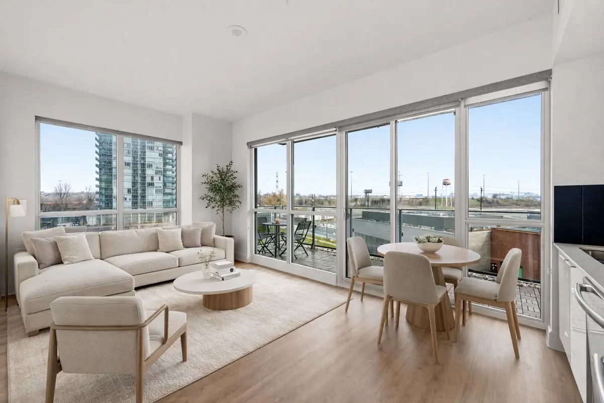 10 Park Lawn RD #625, Toronto W06, ON M8V 0H9