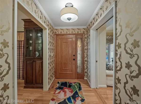 7357 W Greenwich DR, Bloomfield Hills, MI 48301