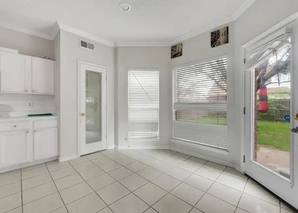 617 Crystal Brook Drive, Saginaw, TX 76179