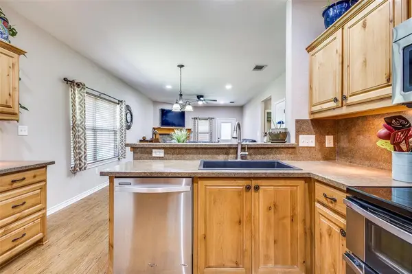 402 E Main Street, Tioga, TX 76271