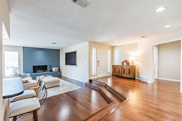 18 Crosslands Road, Benbrook, TX 76132