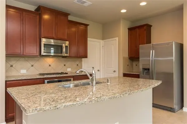 1405 Sparrow Lane, Aubrey, TX 76227