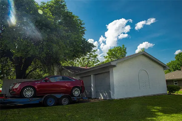 1432 Barron Lane, Fort Worth, TX 76112