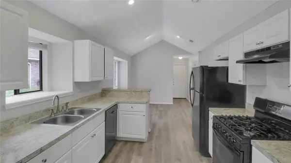 709 Desoto Drive, Desoto, TX 75115