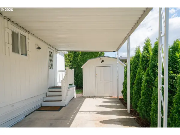 8851 SE SHADOW BROOK CT #SP #85, Clackamas, OR 97015