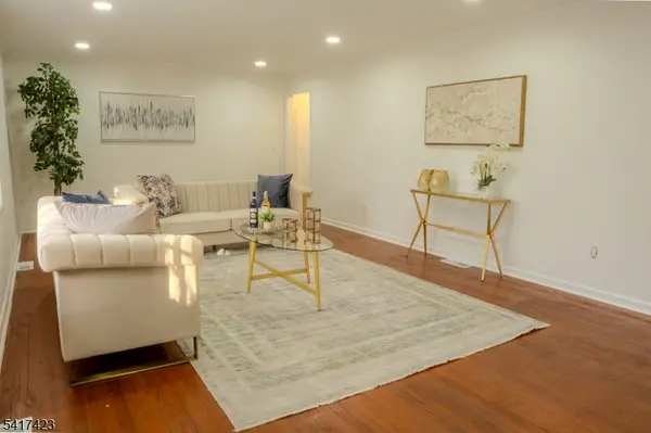 62 Weston Ave, Chatham Boro, NJ 07928