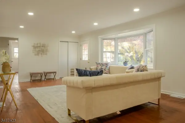 62 Weston Ave, Chatham Boro, NJ 07928