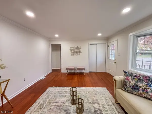 62 Weston Ave, Chatham Boro, NJ 07928