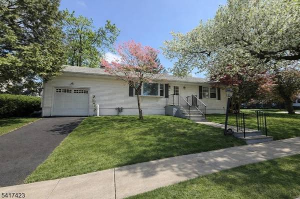 62 Weston Ave, Chatham Boro, NJ 07928