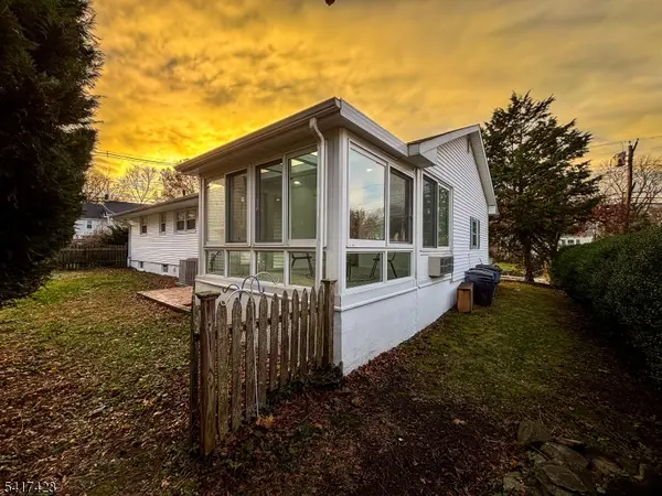 62 Weston Ave, Chatham Boro, NJ 07928