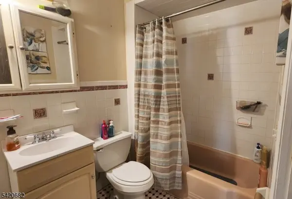 23 Russell Ave, Edison Twp., NJ 08817