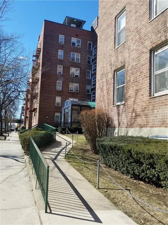 393 Avenue S #6G, Brooklyn, NY 11223