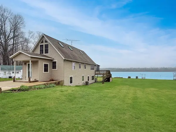 3230 Lakeview DR, Monterey Twp, MI 49010