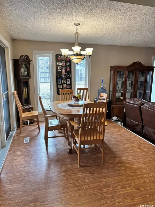 141 Stewart CRESCENT, Kindersley, SK S0L 1S1