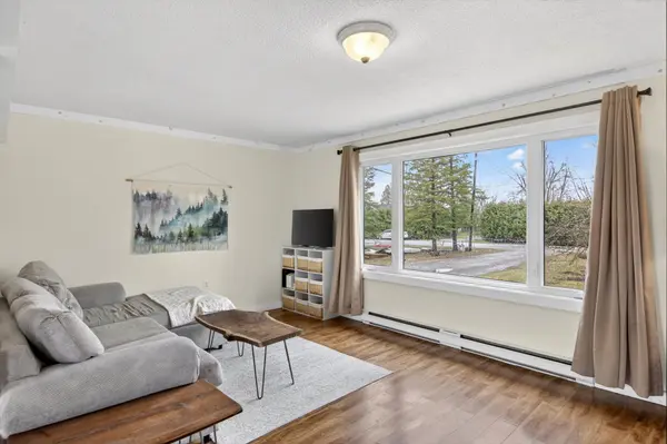 17 Hawke DR, Kawartha Lakes, ON K0L 2W0