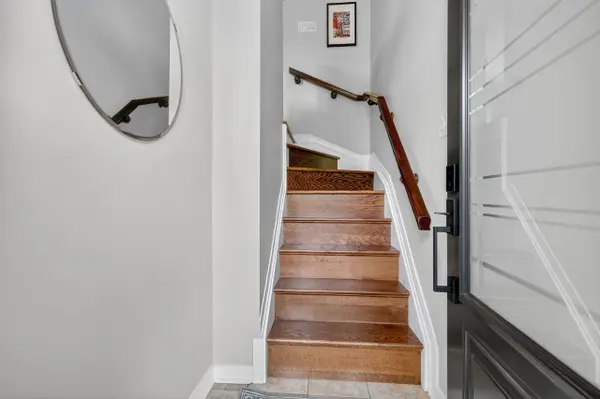 24 Manhattan CRES, Carlington - Central Park, ON K2C 4B4