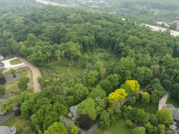 36300 Howard RD, Farmington, MI 48331