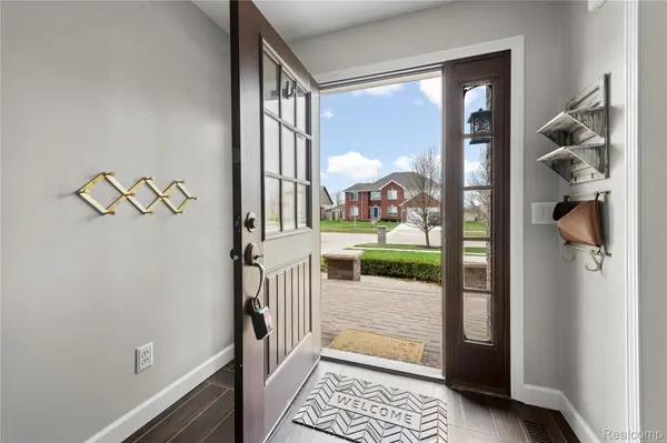 32817 Greenwood DR, Chesterfield Township, MI 48047