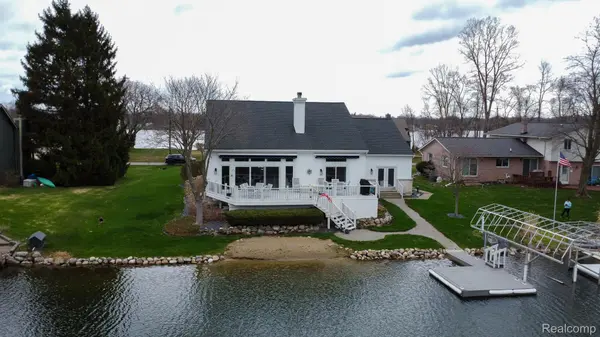762 Golden Shores, White Lake Charter Township, MI 48386
