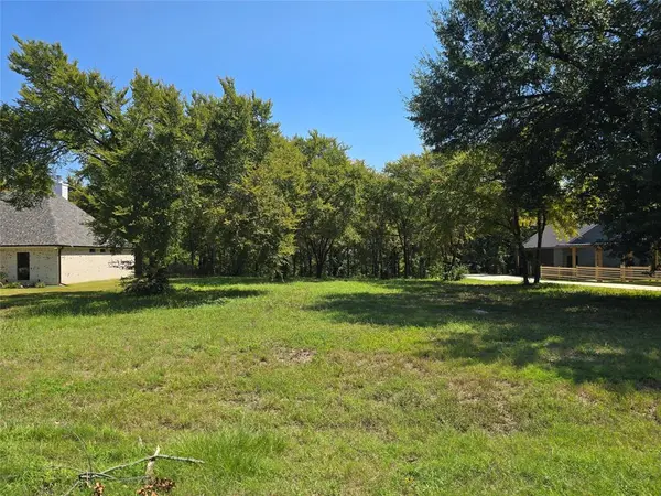 733 Clubview Drive, Mabank, TX 75143