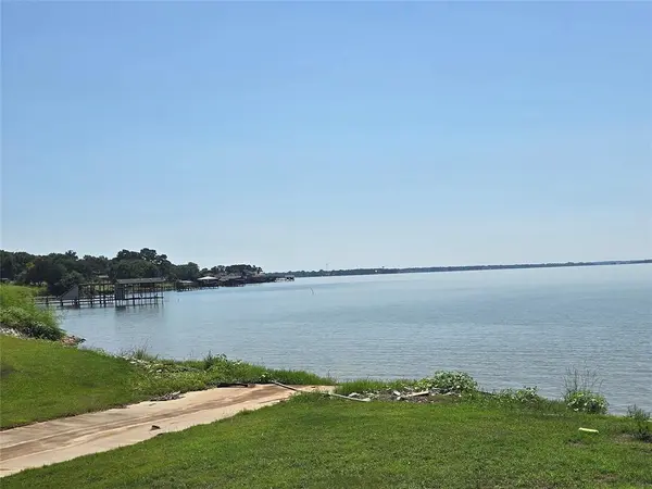 733 Clubview Drive, Mabank, TX 75143