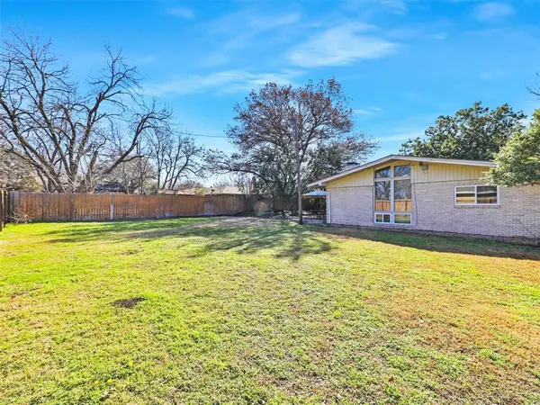 1102 N Graves Street, Mckinney, TX 75069