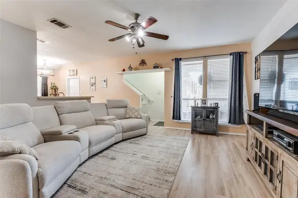 219 Garden Valley Lane, Red Oak, TX 75154