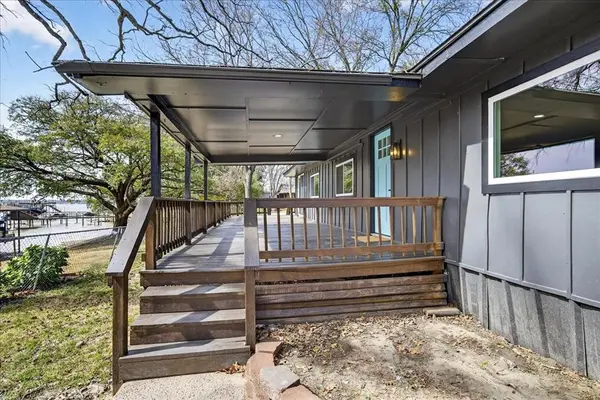 107 Lakewood Drive, Mabank, TX 75156