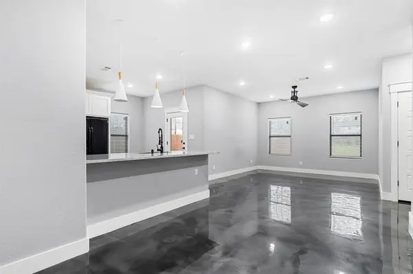 1029 W Hull Street, Denison, TX 75020