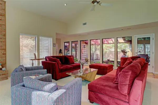 9419 Viewside Drive, Dallas, TX 75231