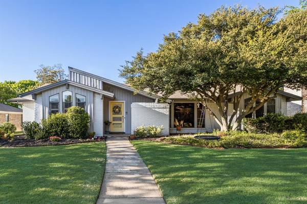 2825 Prairie Creek Drive, Plano, TX 75075