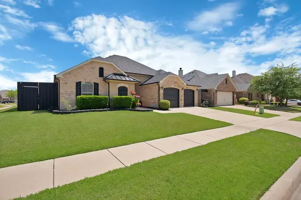 7817 Black Willow Lane, Arlington, TX 76002