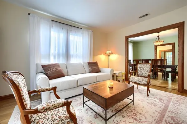 919 N Clinton Avenue, Dallas, TX 75208