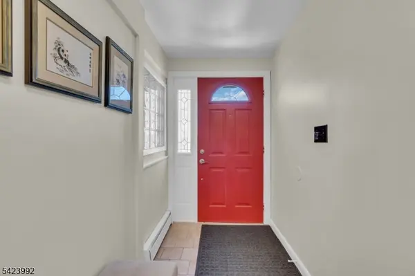 66 Salmon Rd, Roxbury Twp., NJ 07850