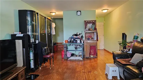 22 Long Pond LN, Staten  Island, NY 10304