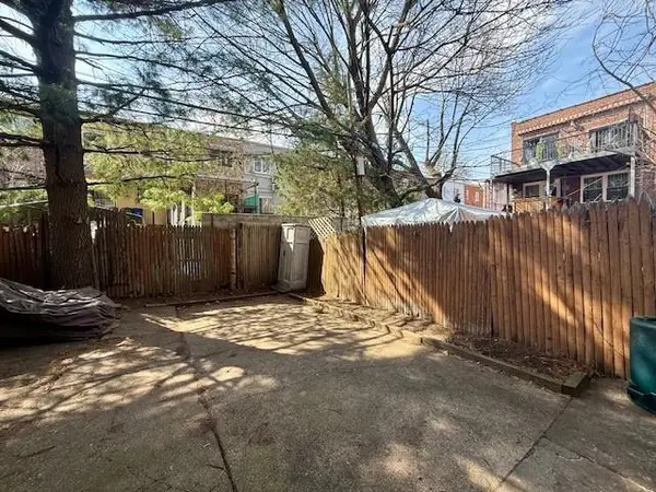 2618 East 7th ST, Brooklyn, NY 11235