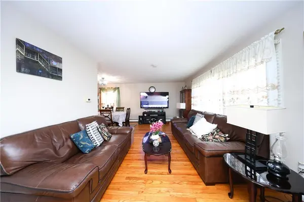 34 Park Hill CIR, Staten  Island, NY 10304