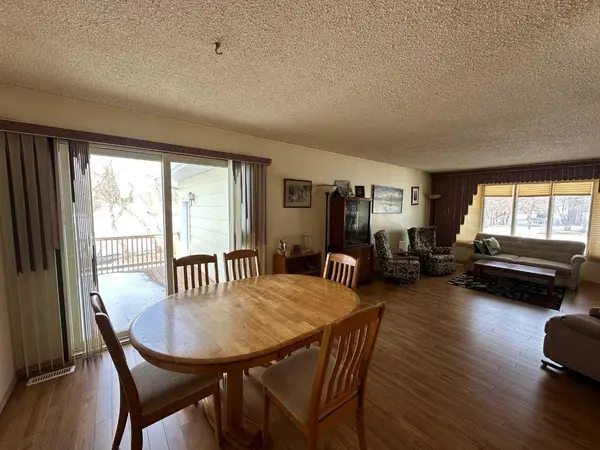 21 1 AVE W, Derwent, AB T0B 1C0