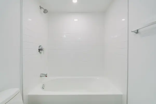 897 College ST W #518, Toronto C01, ON M6H 2C2