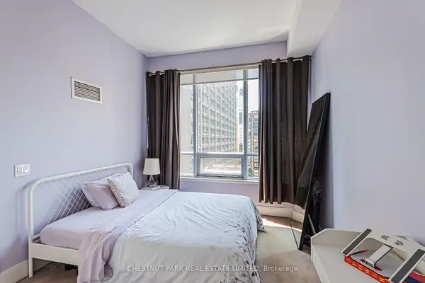 21 Balmuto ST #1204, Toronto C01, ON M4G 1S5