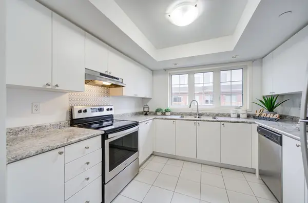 2723 Deputy Minister PATH, Oshawa, ON L1L 0M7