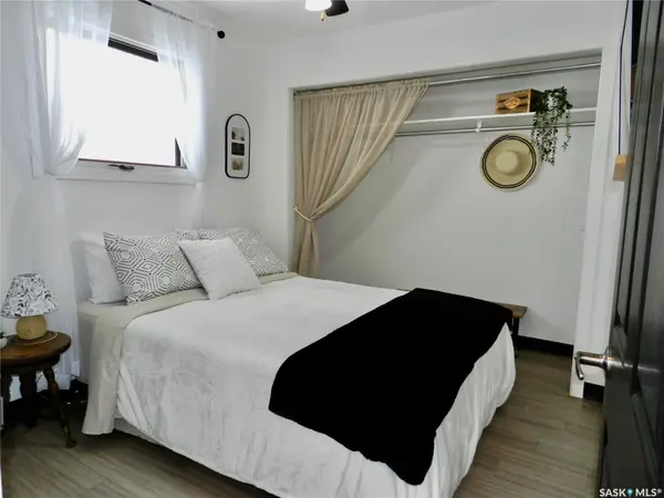 1030 Hochelaga STREET W, Moose Jaw, SK S6H 2H9