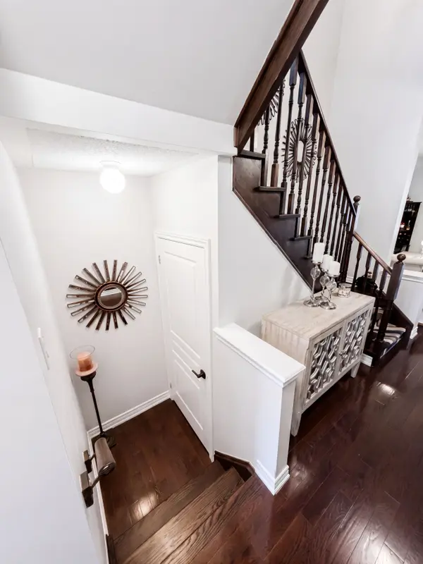 82 Chesterwood CRES, Brampton, ON L6Y 0Z5