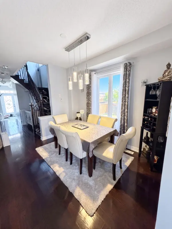 82 Chesterwood CRES, Brampton, ON L6Y 0Z5