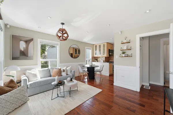 33 Cochrane DR, Toronto W07, ON M8Z 3Z4