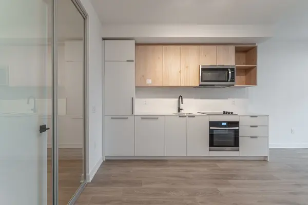 1185 Dupont ST #718, Toronto W02, ON M6H 0E5