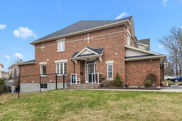 79 Saddlesmith CIR, Kanata, ON K2M 2Y5